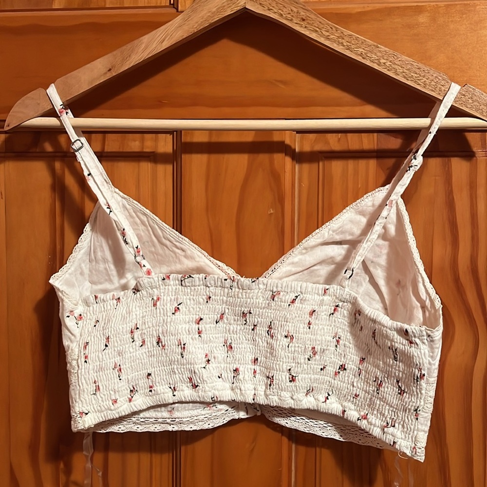 Aeropostale crop top
Size small - Picture 2 of 2